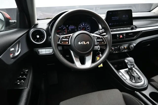 Used 2023 Red Kia LXS image 14