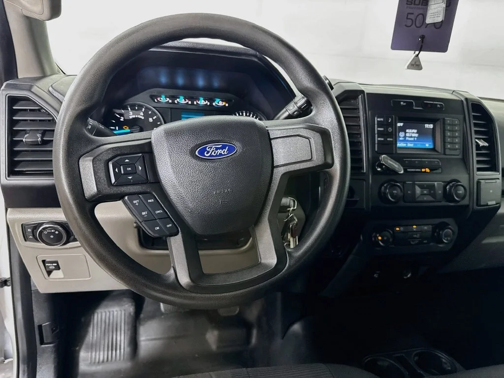 Used 2019 White Ford XL image 24