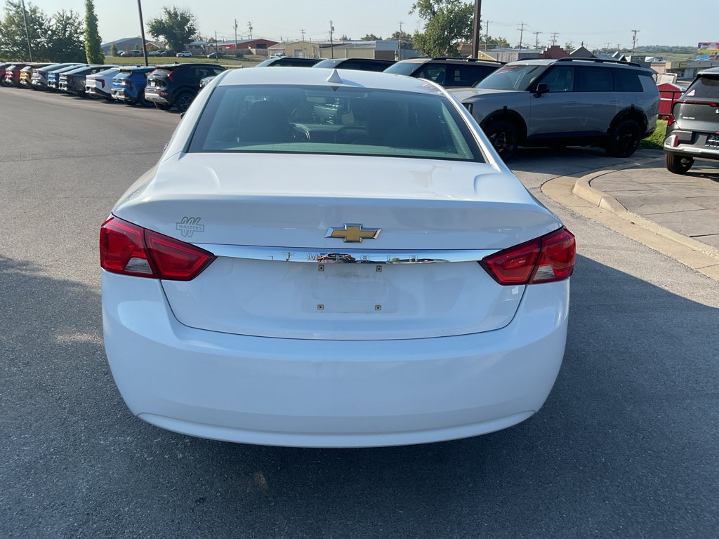 Used 2014 Summit White Chevrolet LS image 10