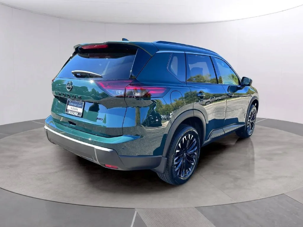 New 2026 Obsidian Green Nissan Dark Armor image 3