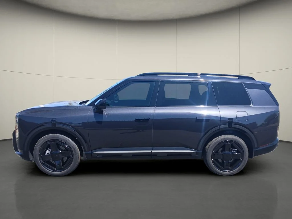 Used 2027 Gray Kia X-Line EX image 4