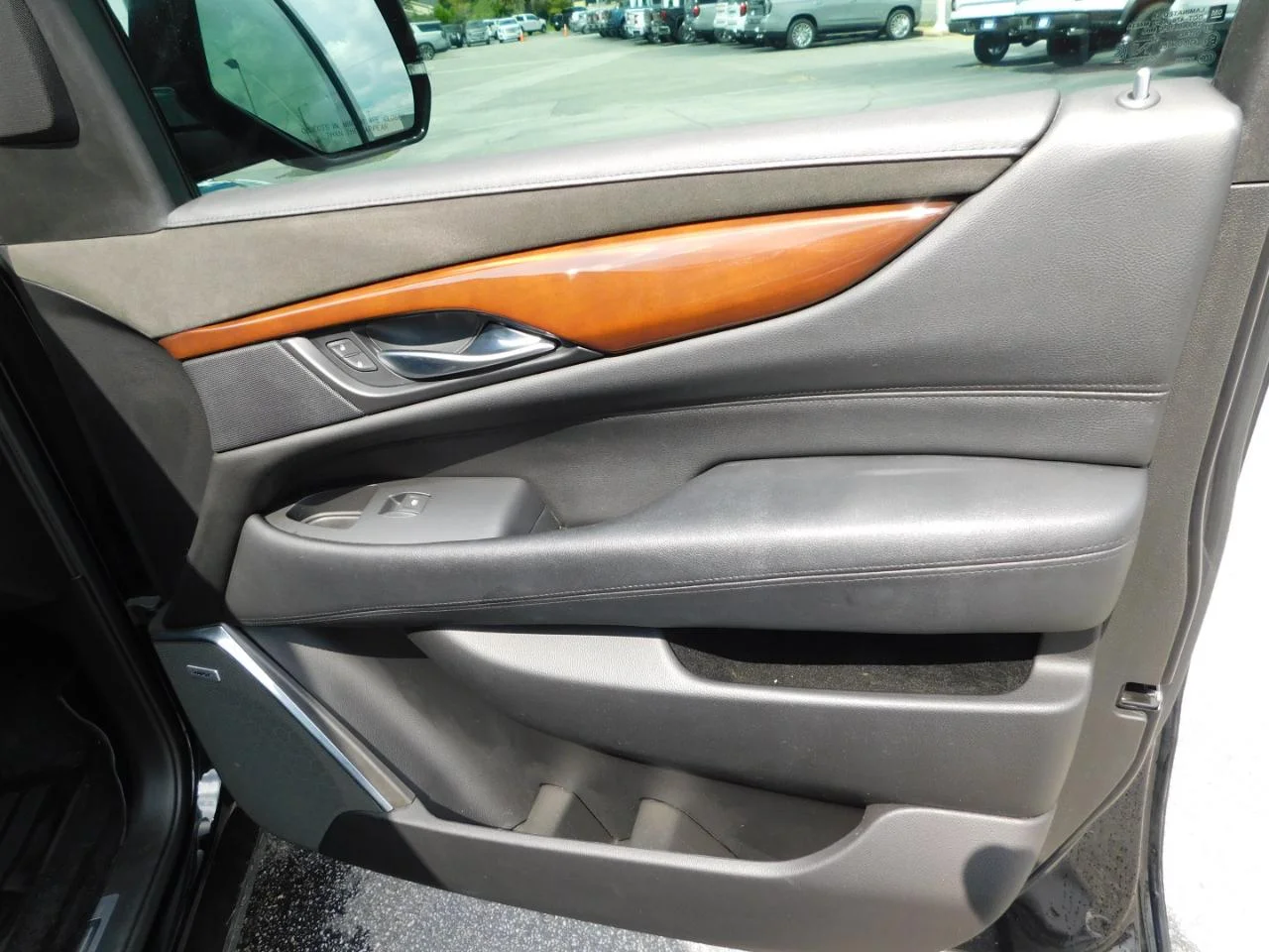 Used 2018 Black Cadillac 2WD 4dr Luxury image 18