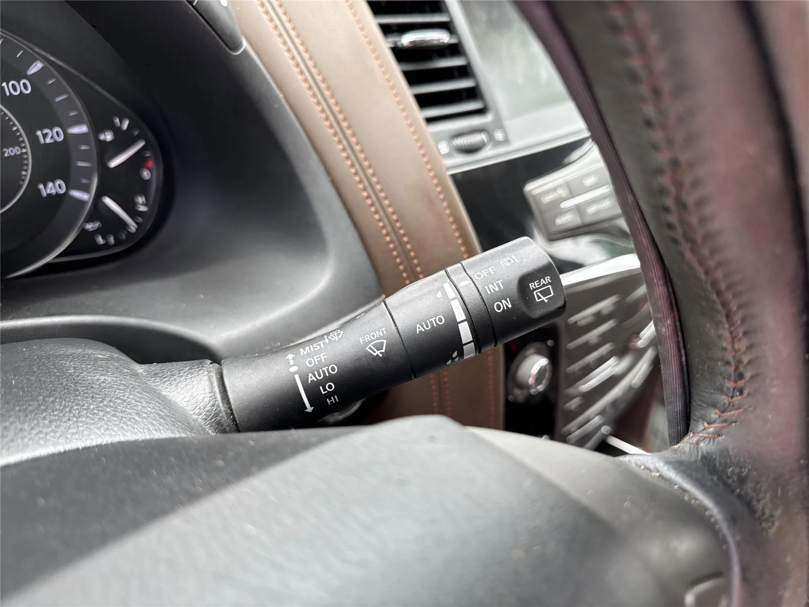 Used 2019 Super Black Nissan Platinum image 14