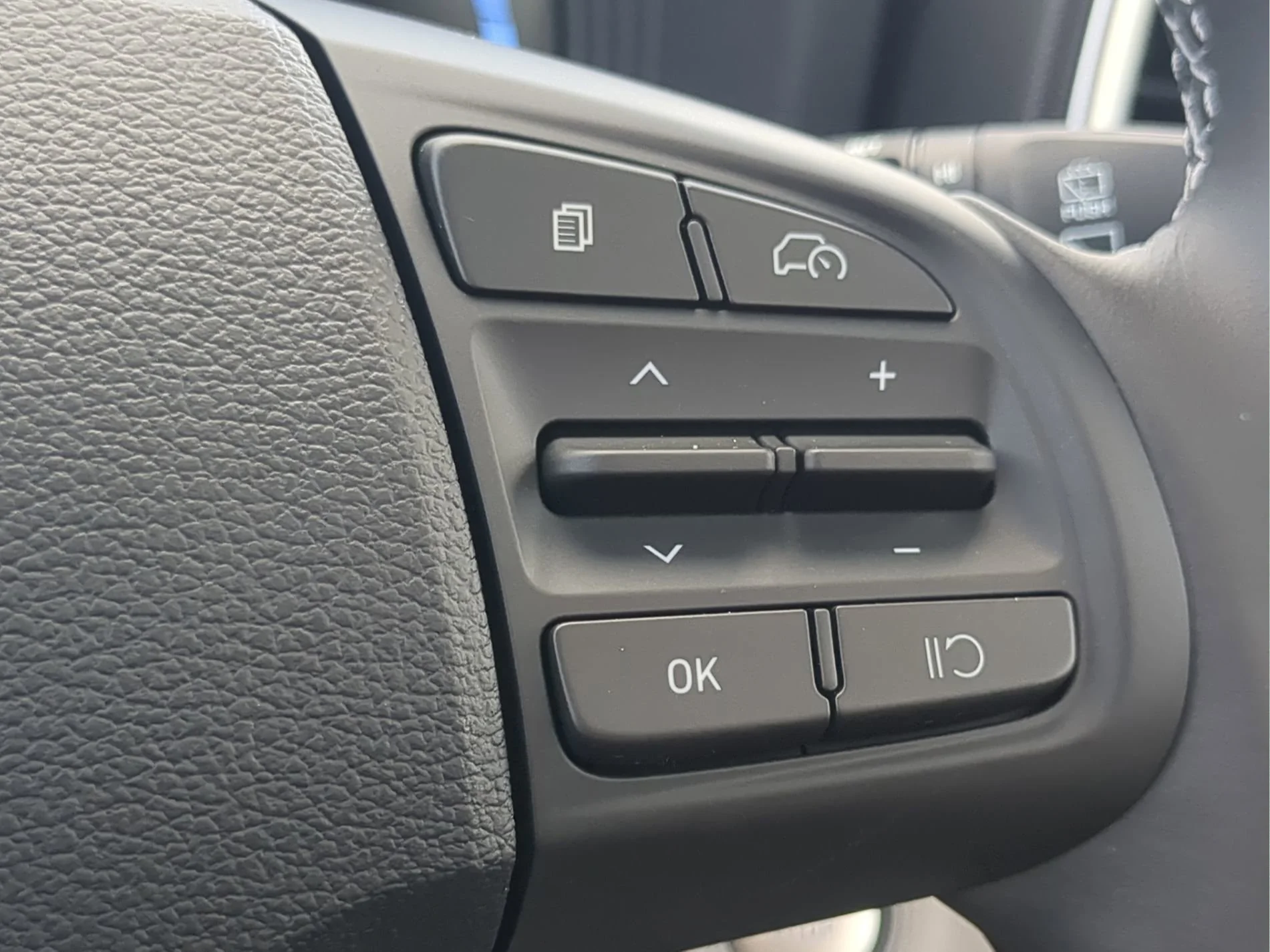 Used 2026 Lunar White Hyundai SEL image 23