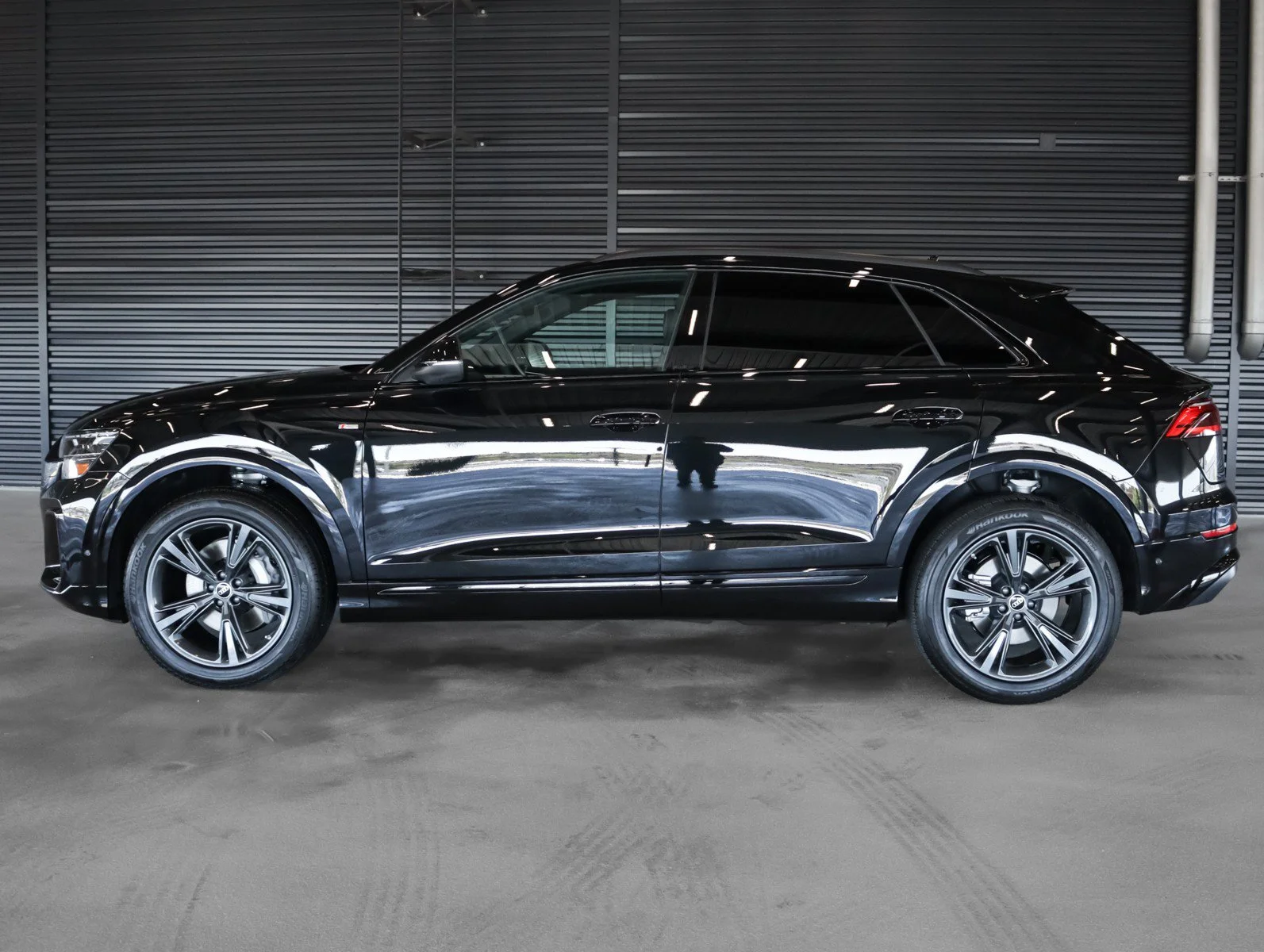 2027 Audi Q8 Premium - Photo 11