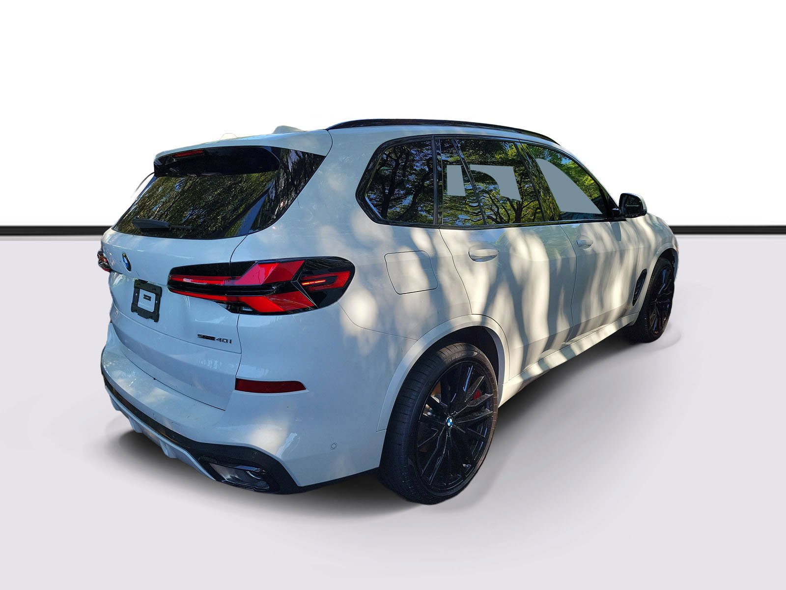 New 2026 Alpine White BMW sDrive40i image 4