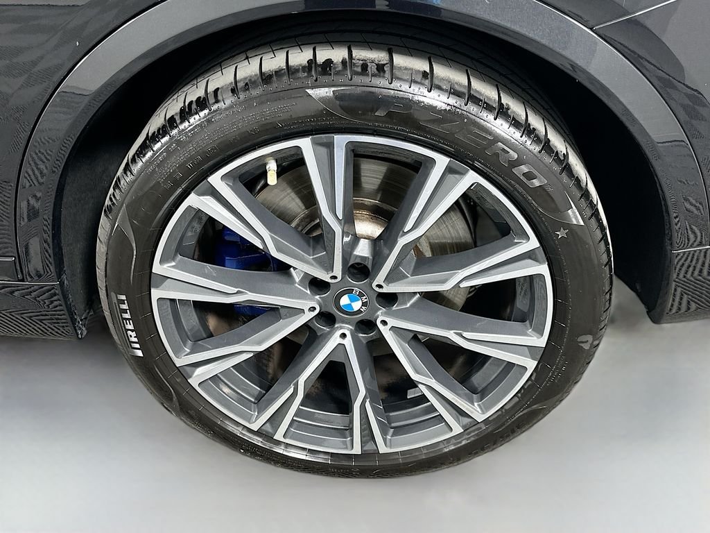 Used 2022 Black Sapphire Metallic BMW M50i image 33