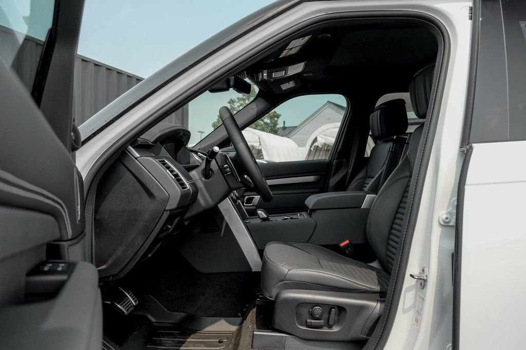 2025 Land Rover Discovery Dynamic SE - Photo 9