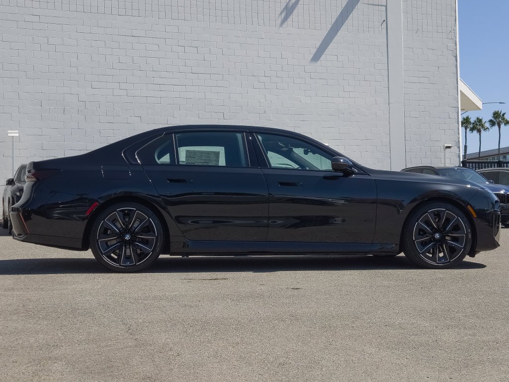 New 2026 Black Sapphire Metallic BMW 750e xDrive image 3