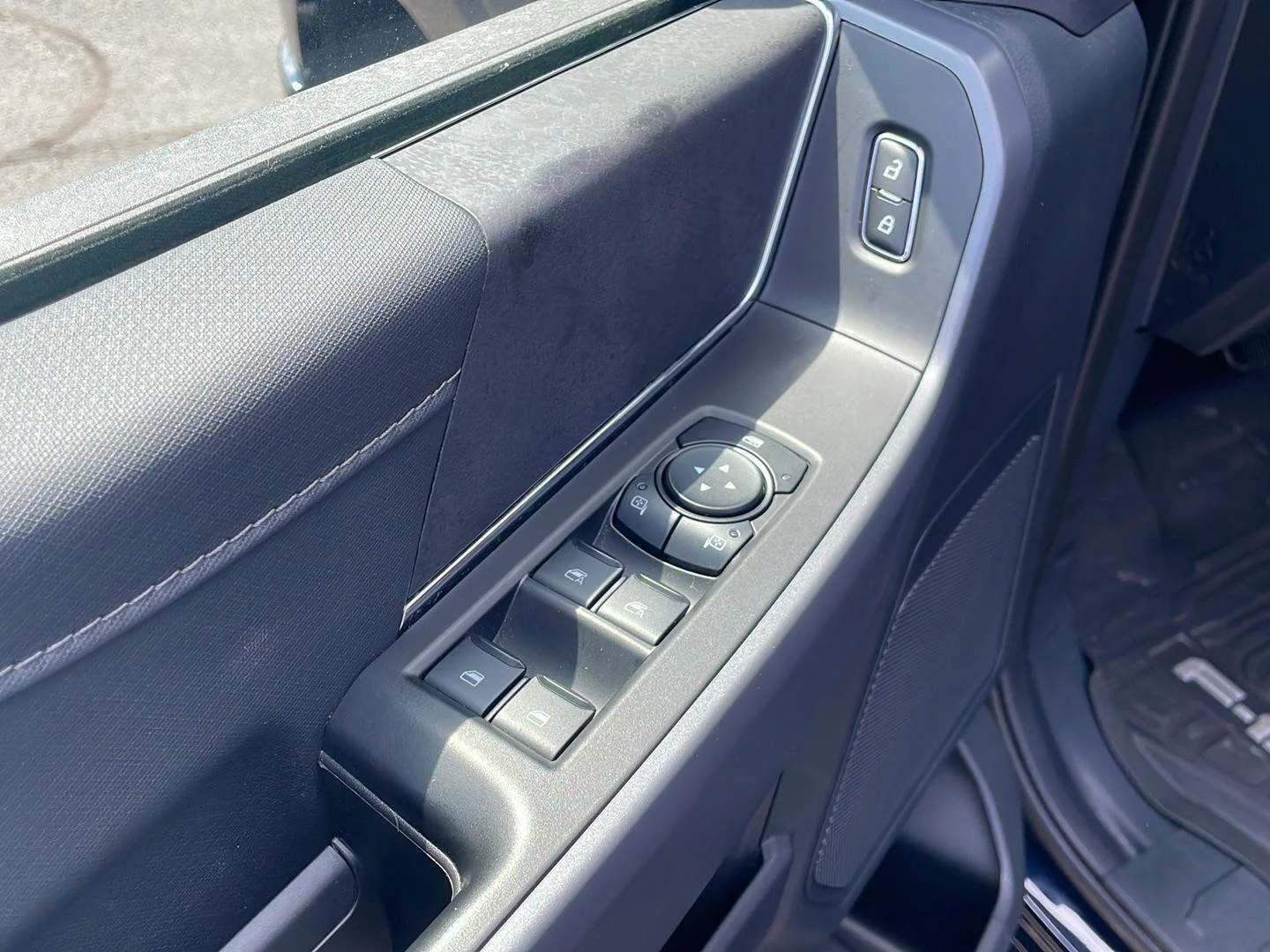 New 2026 Antimatter Blue Metallic Ford XLT image 8