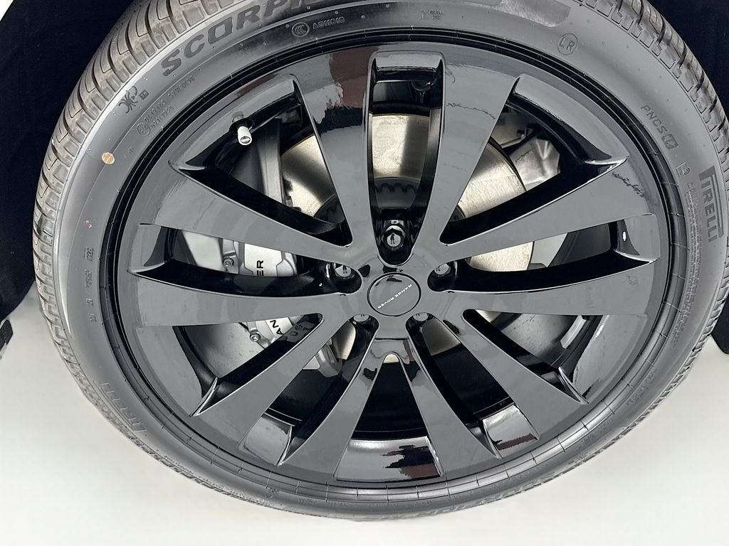 New 2026 Borasco Grey Land Rover Dynamic SE image 31