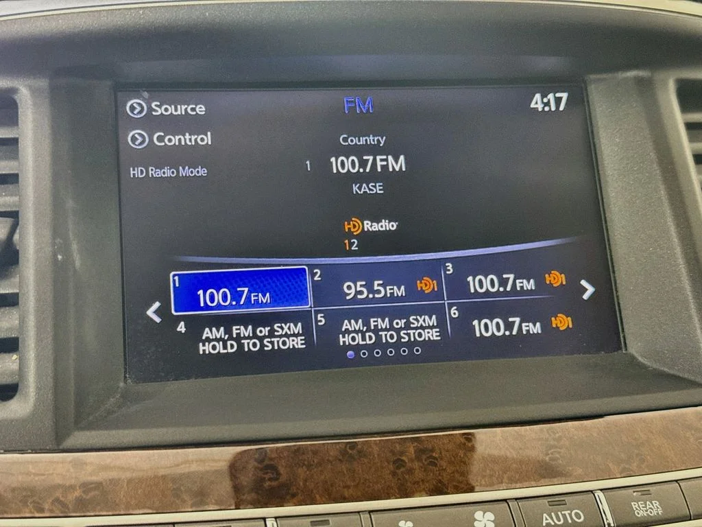 Certified Used 2019 White INFINITI LUXE image 19