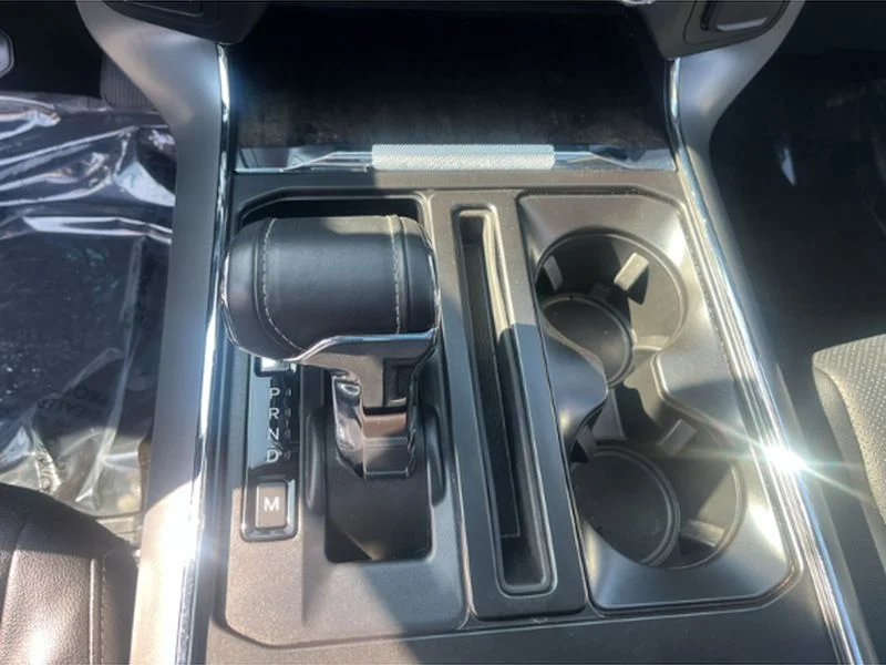 Used 2022 Agate Black Metallic Ford LARIAT image 22