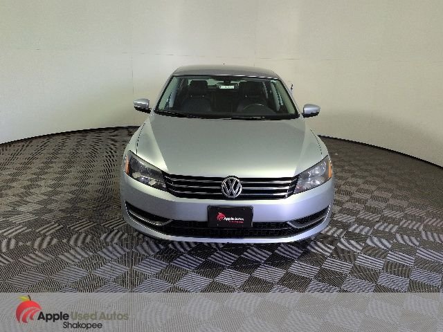 Used 2013 Silver Volkswagen 2.5 SE image 2