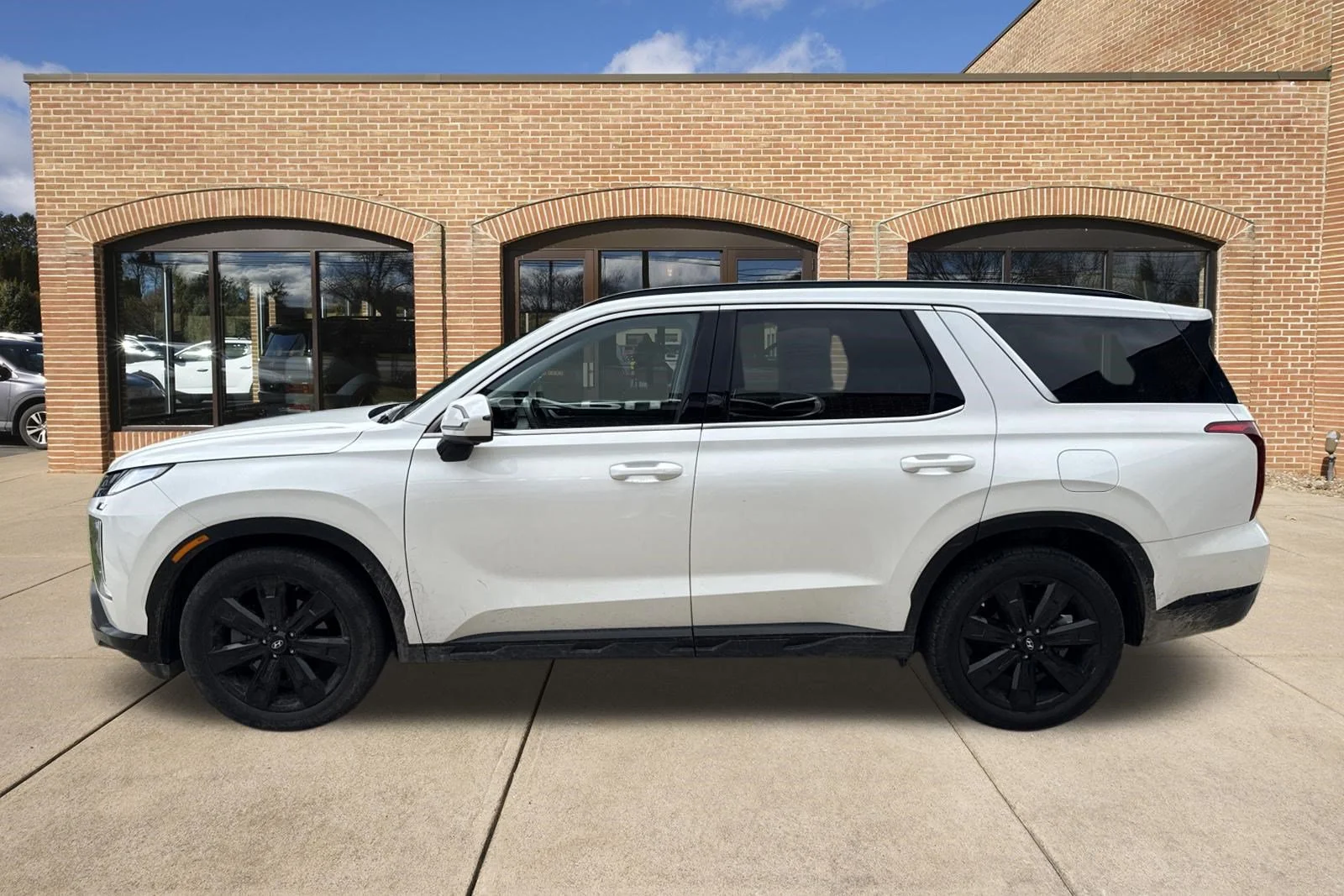 Used 2025 Hyper White Hyundai XRT image 6
