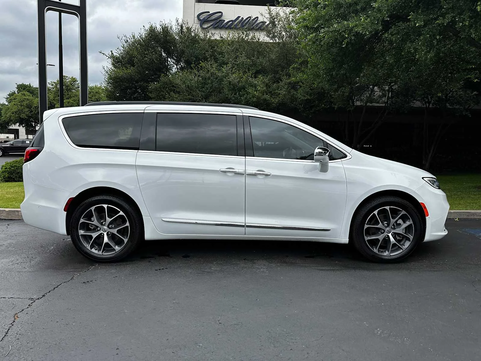 2022 Chrysler Pacifica Limited - Photo 6