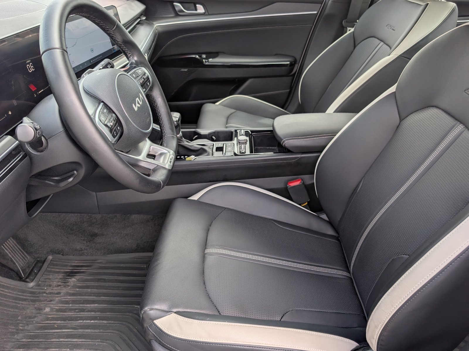 2025 Kia K5 GT-Line - Photo 11