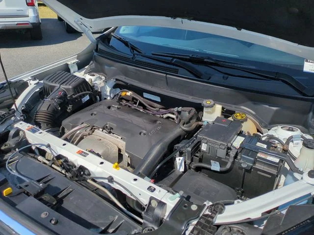 Used 2018 White GMC SLE image 25