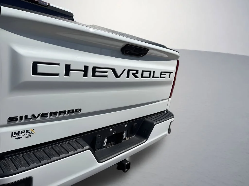 Used 2024 Summit White Chevrolet Custom image 30