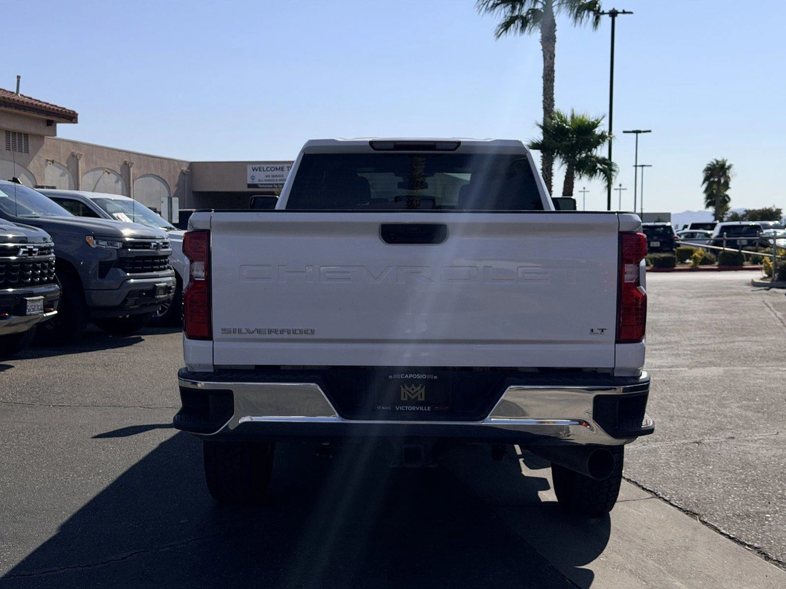 Used 2025 Summit White Chevrolet LT image 5