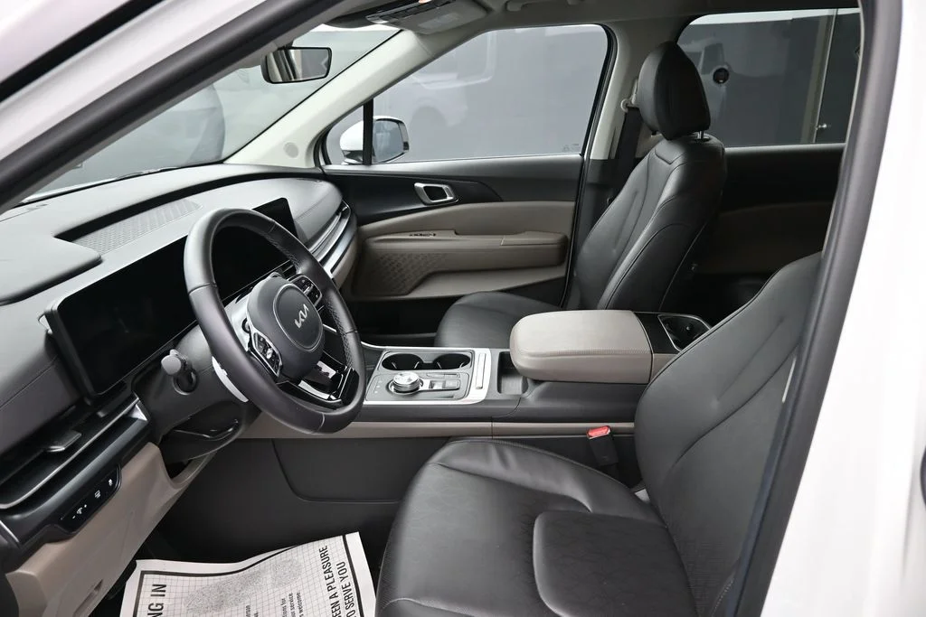 Used 2026 White Kia LXS image 11