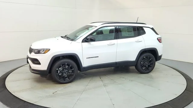 New 2026 Bright White Clear-Coat Exterior Paint Jeep Latitude image 6
