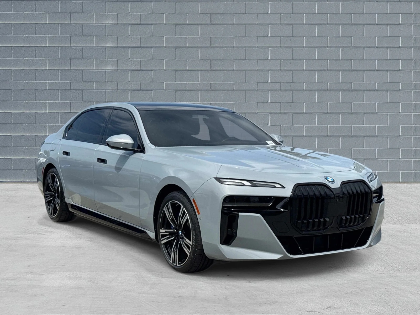 2023 BMW i7 xDrive60's photo