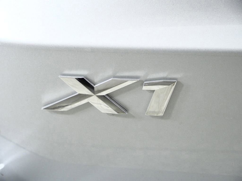 Used 2026 Space Silver Metallic BMW xDrive28i image 14