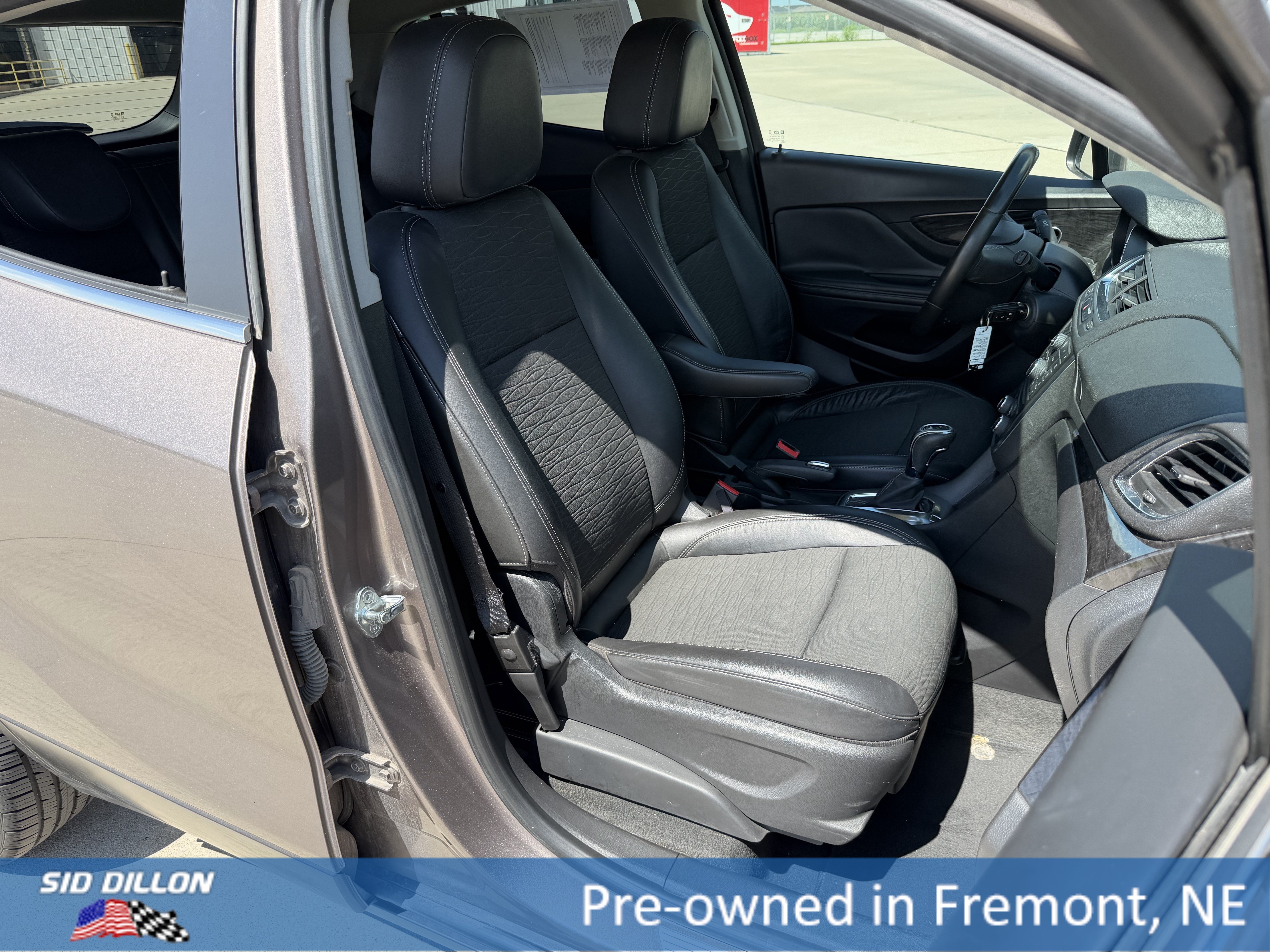 Used 2015 Cocoa Silver Metallic Buick Convenience image 7