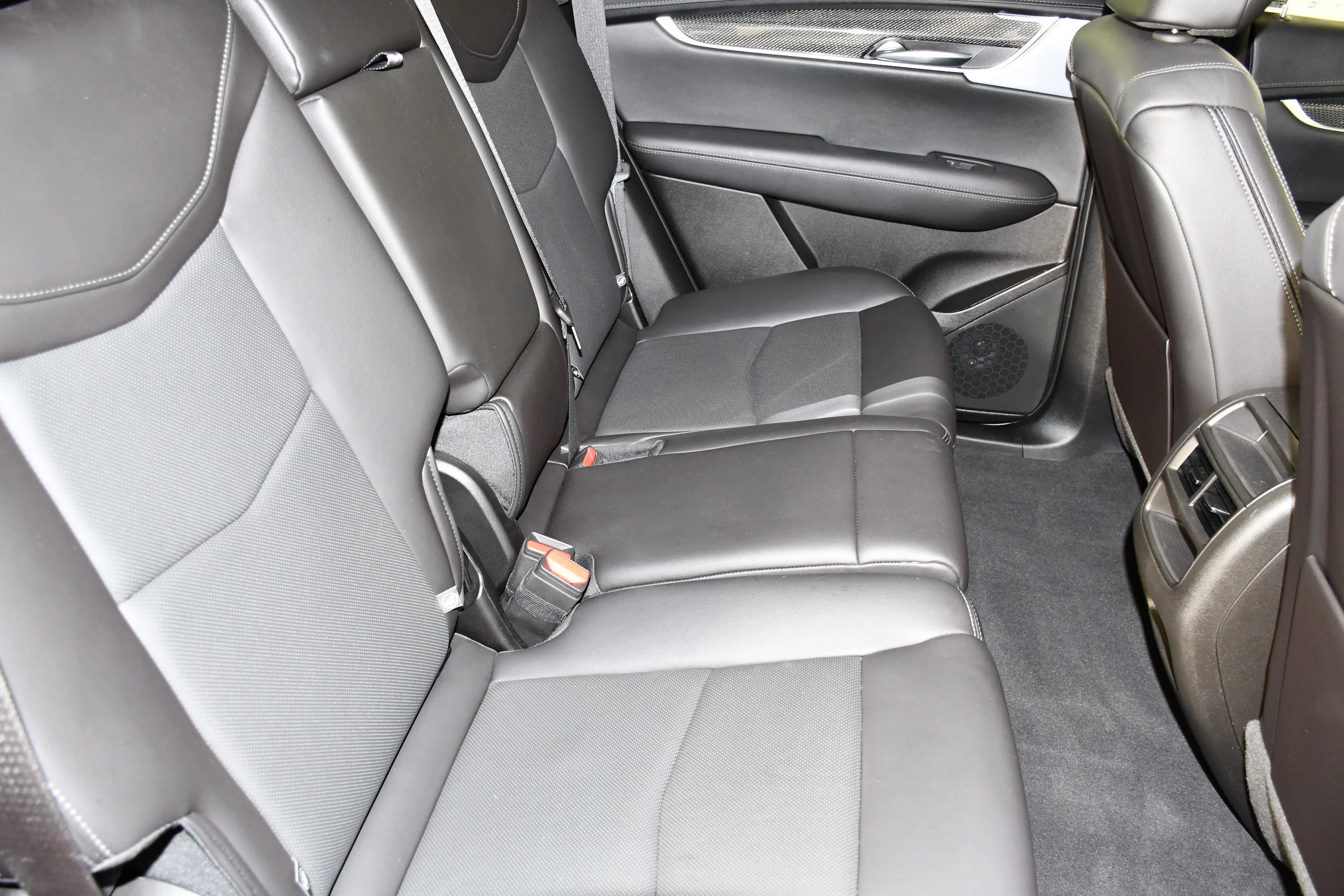 Used 2023 Latte Ea Cadillac AWD Sport image 48