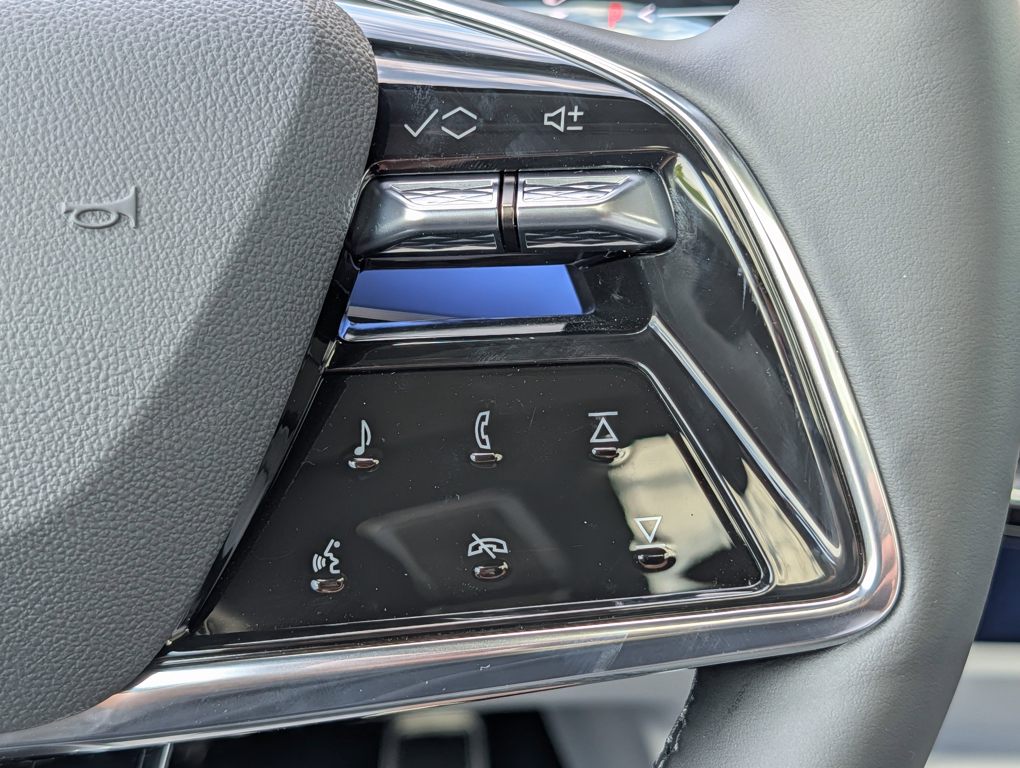 2026 Cadillac OPTIQ Luxury - Photo 25
