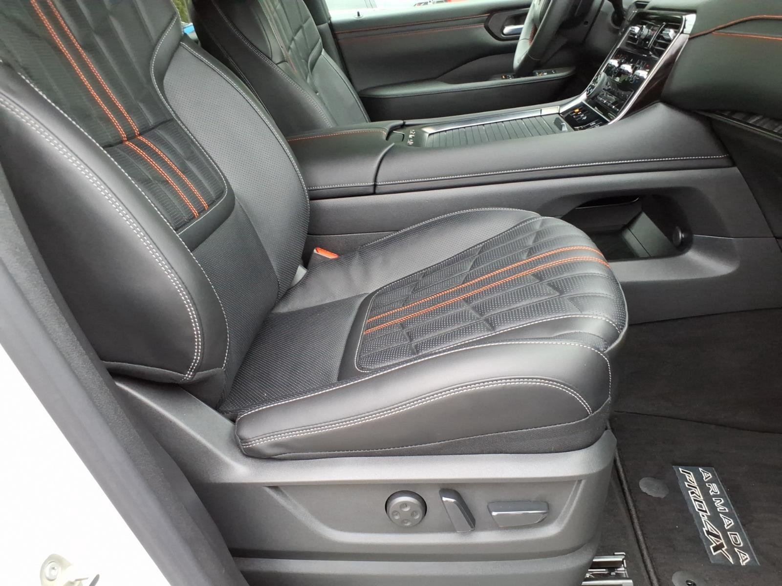 Used 2025 Aspen White Tricoat/Super Black Nissan PRO-4X image 19