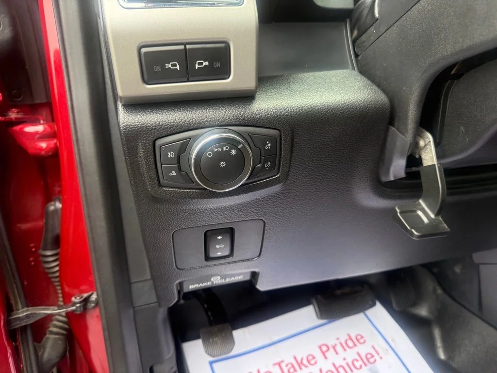 Used 2021 Red Metallic Ford Lariat image 27