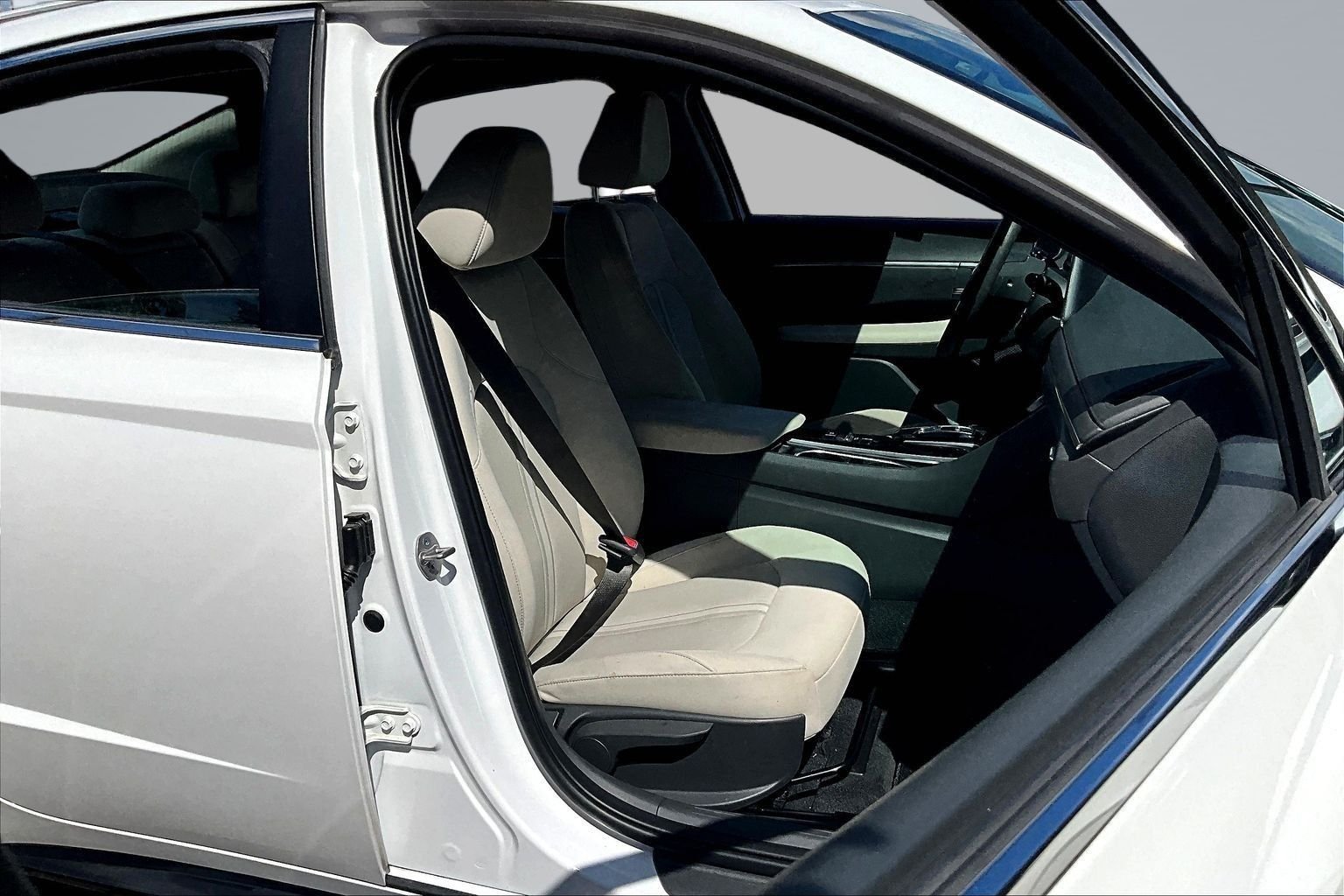 Used 2023 White Hyundai SEL image 26
