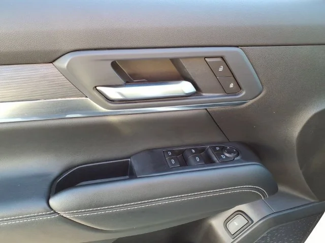 Used 2026 Summit White GMC Elevation image 19