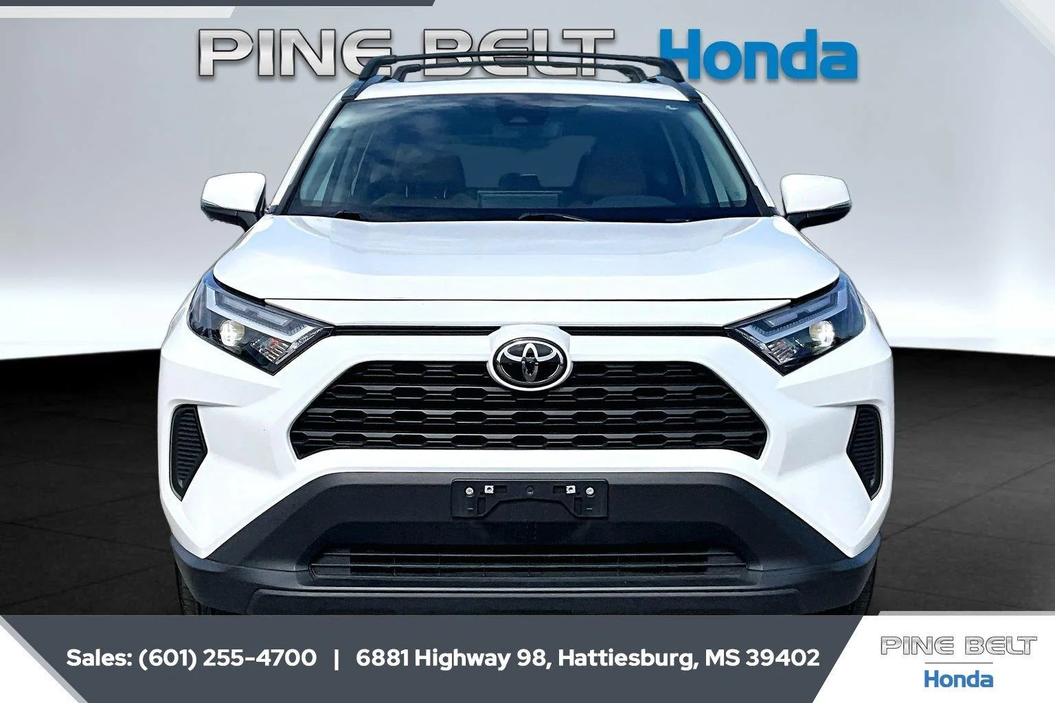 Used 2025 Ice Cap Toyota XLE image 3