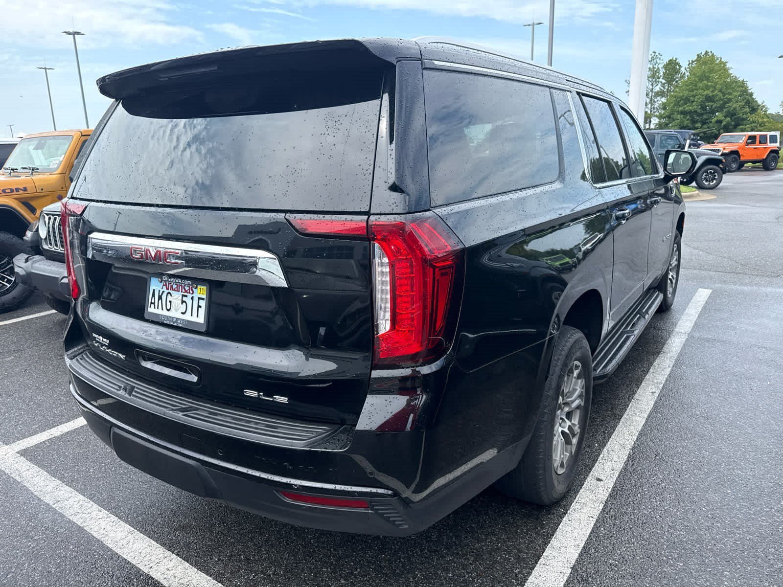 Used 2023 Onyx Black GMC SLE image 3