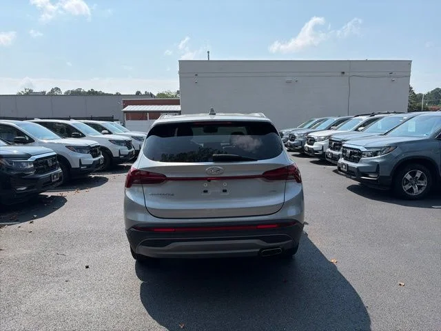 Used 2023 Shimmering Silver Pearl Hyundai SE image 6