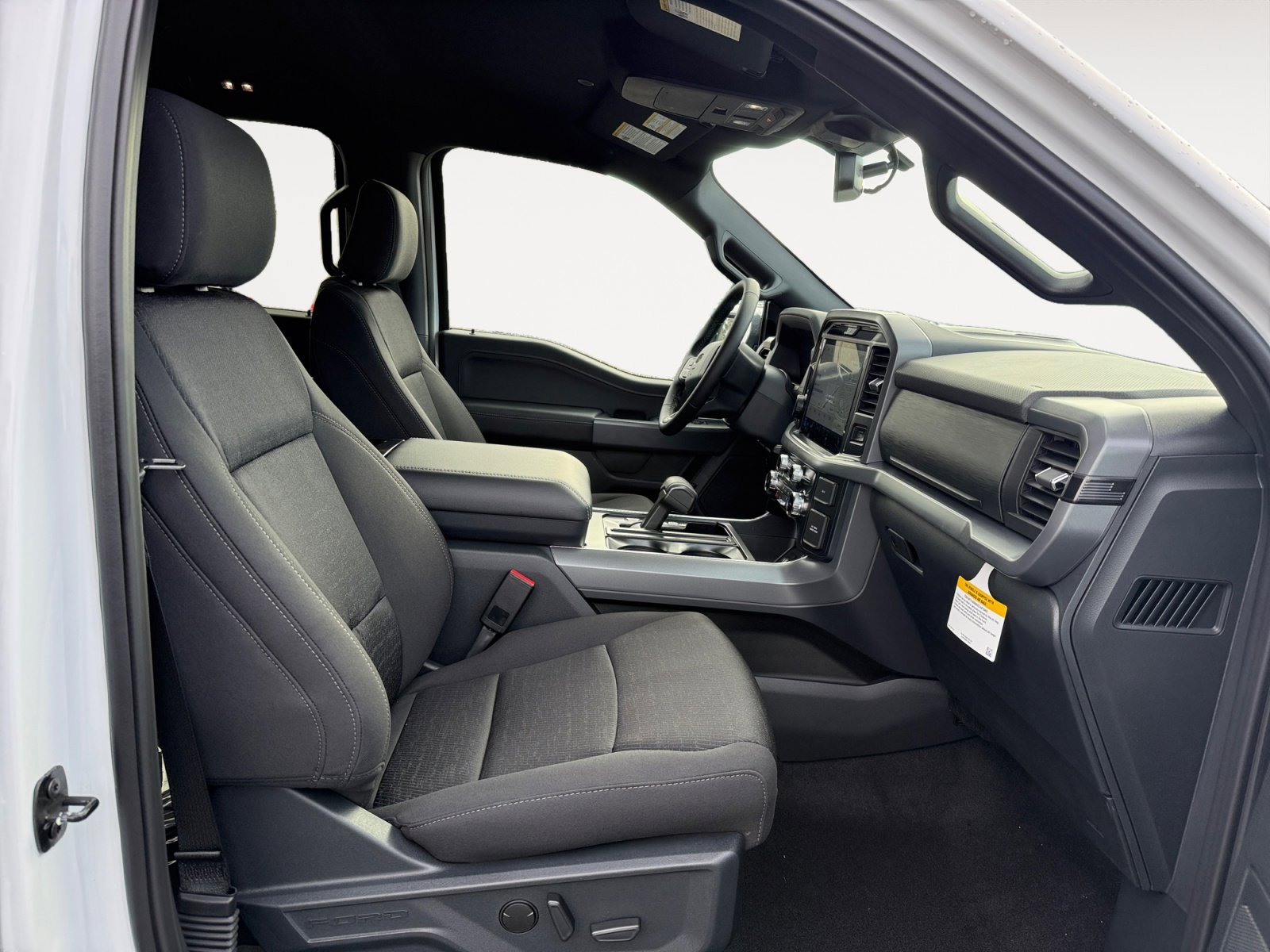 New 2026 Oxford White Ford XLT image 19