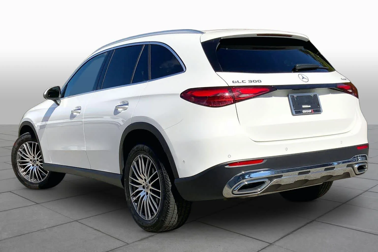 Used 2024 Polar White Mercedes-Benz GLC 300 image 12