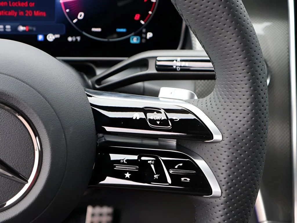 New 2026 Obsidian Black Metallic Mercedes-Benz GLC 300 image 76