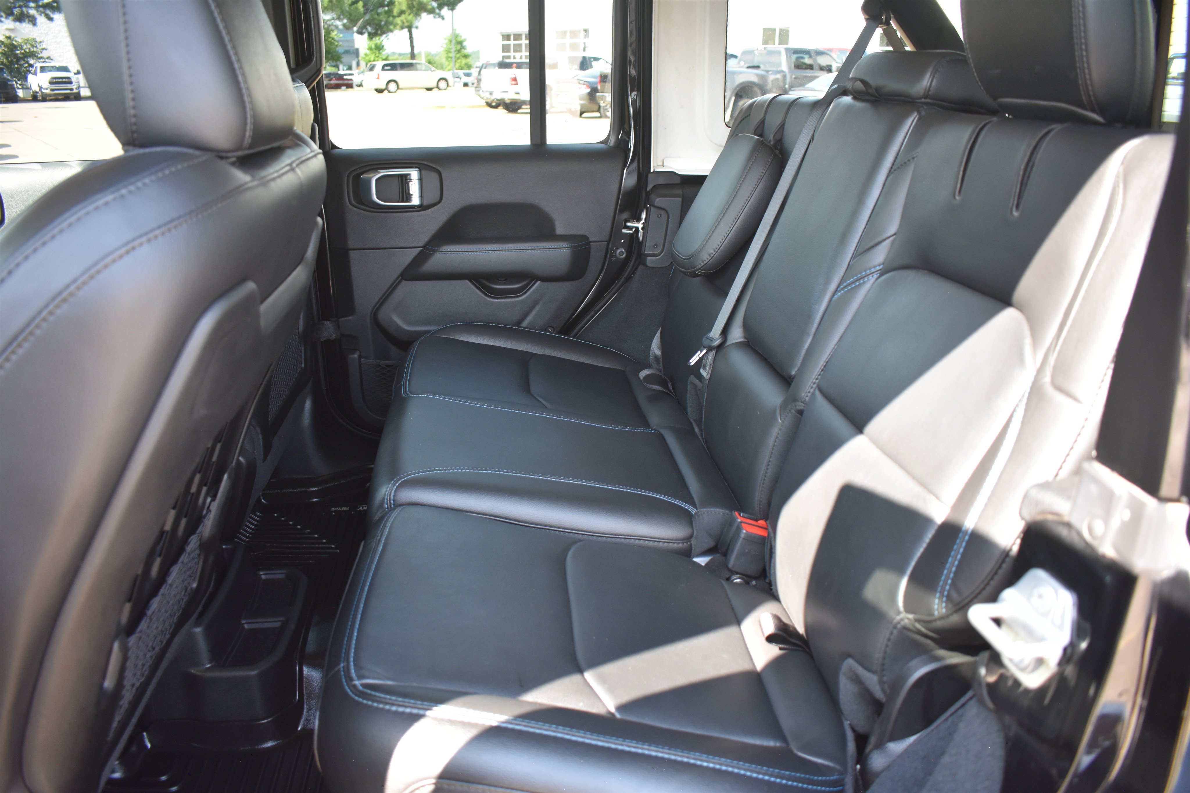 Used 2022 Black Clearcoat Jeep Unlimited Rubicon image 16