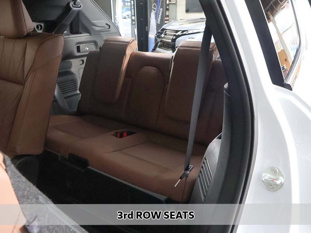 New 2026 White Mitsubishi SEL image 13