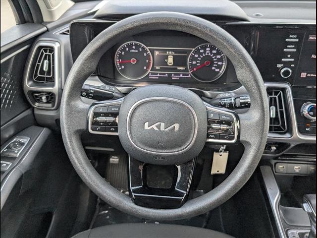 2023 Kia Sorento LX - Photo 14