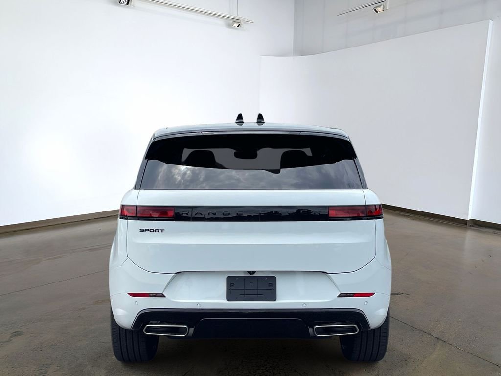 New 2026 Fuji White Land Rover Dynamic SE image 5