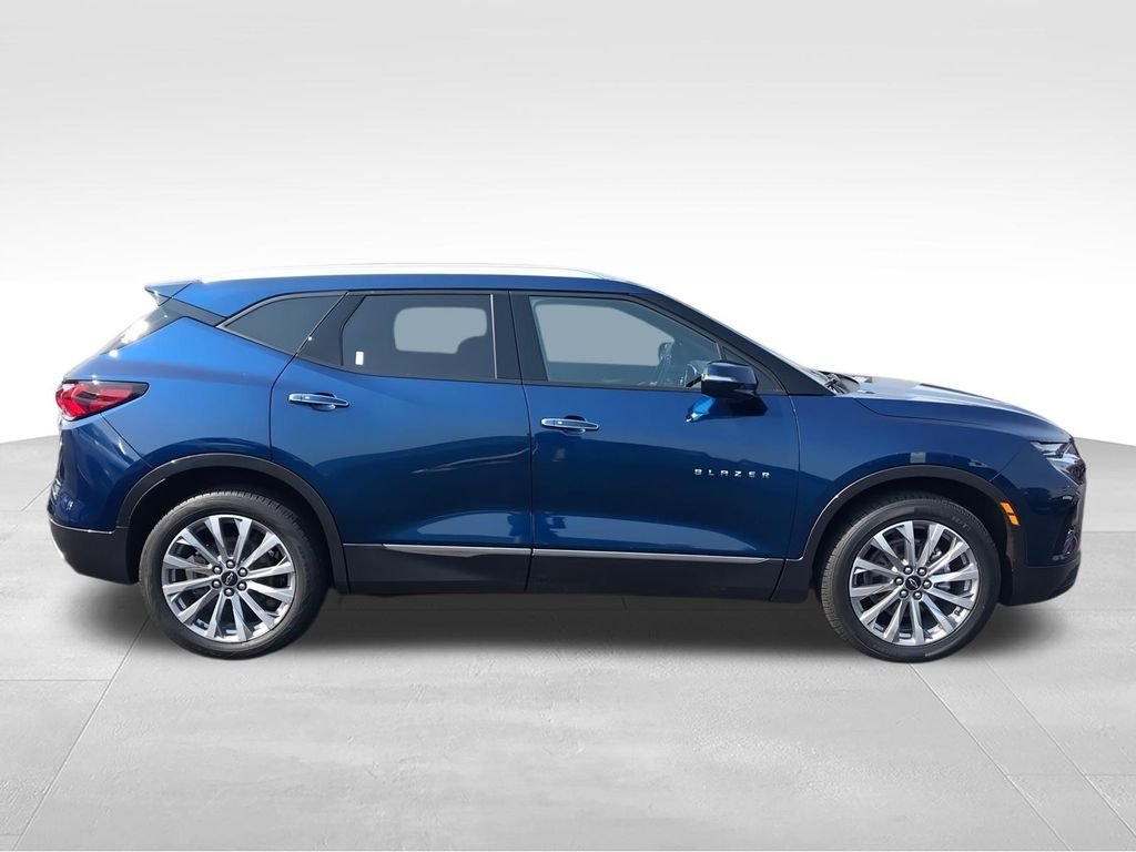 Used 2022 Blue Chevrolet Premier image 9