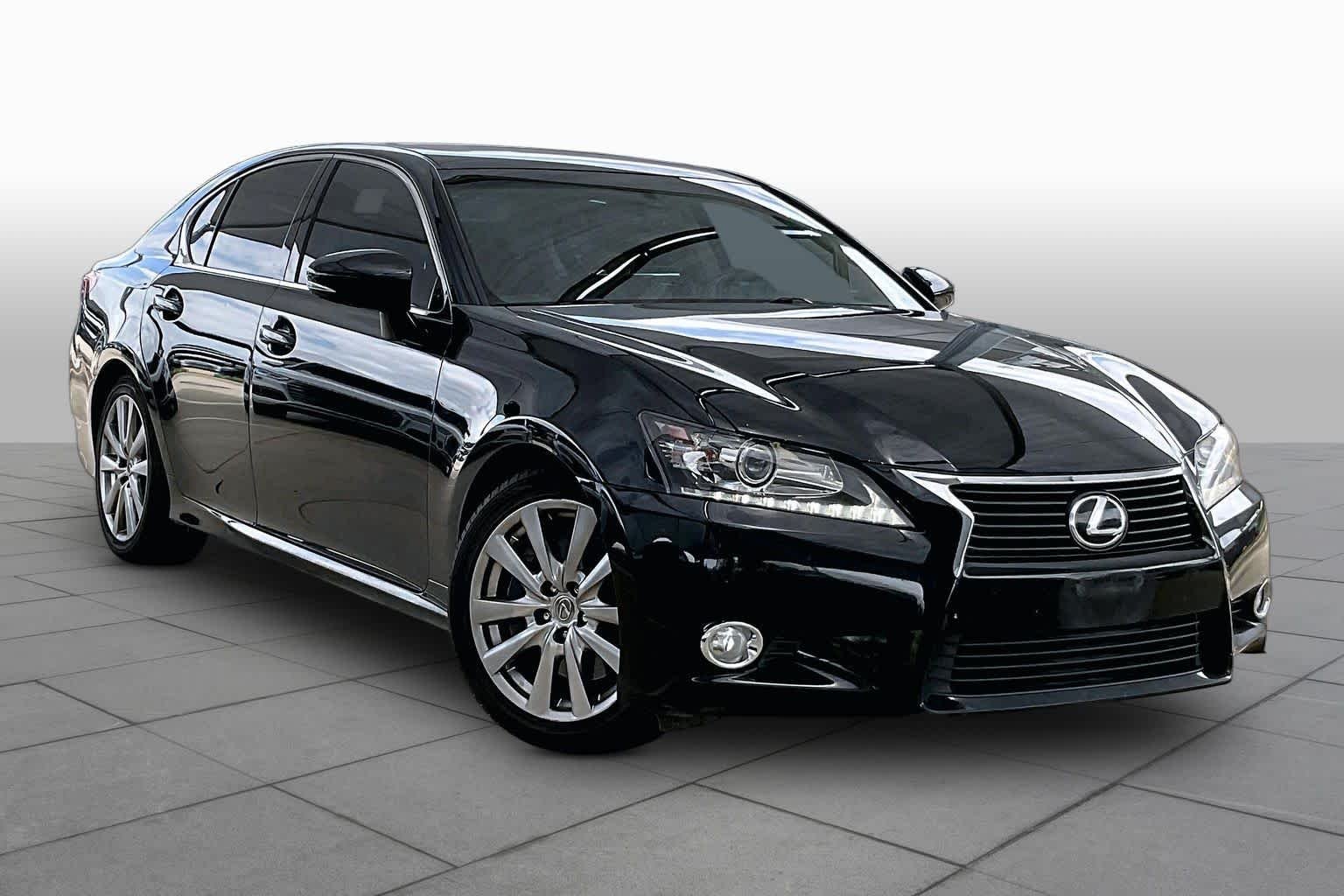 Used 2015 Obsidian Lexus  image 3