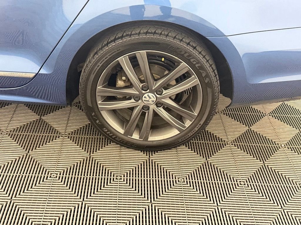 Used 2018 Blue Volkswagen 1.8T SEL image 11