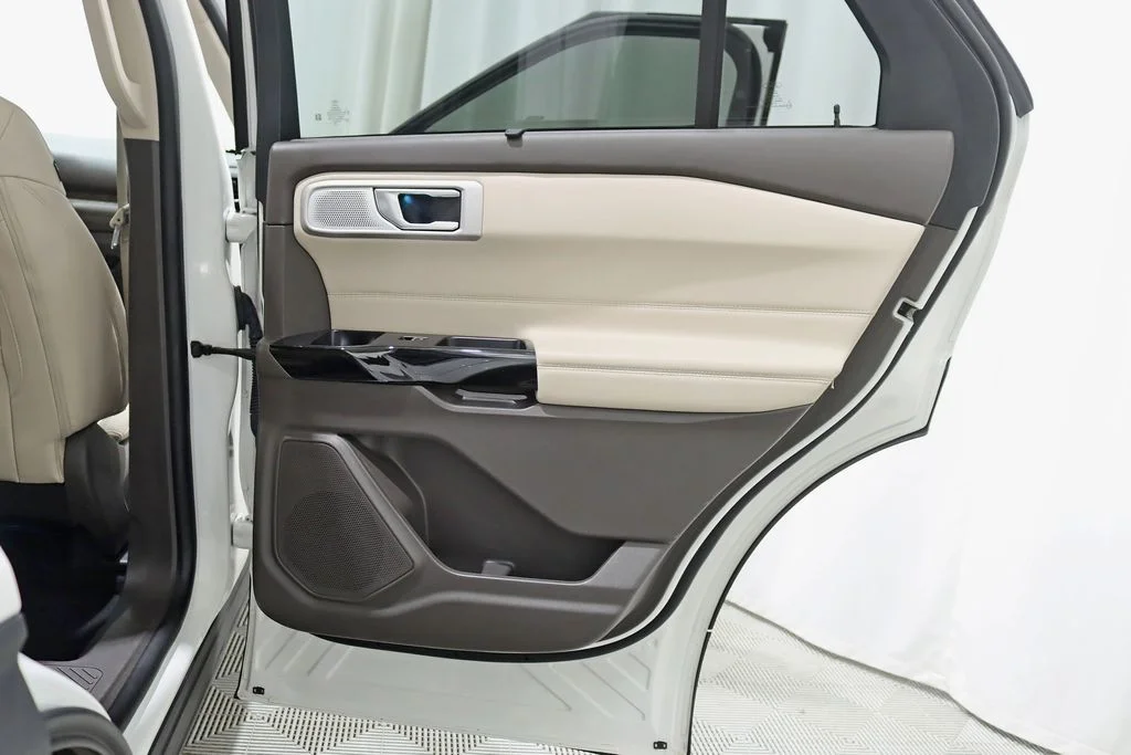 Used 2022 White Ford Platinum image 36