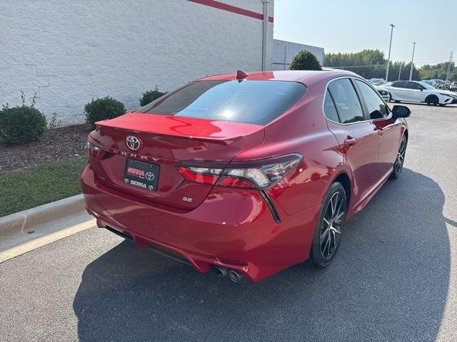 2022 Toyota Camry SE - Photo 7